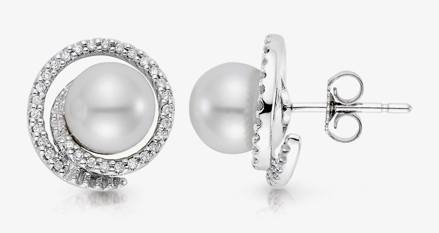 From Avant-Garde Pearls to a Lab-Grown Diamond Pendant, These New Pieces Can Make Any Bride Shine