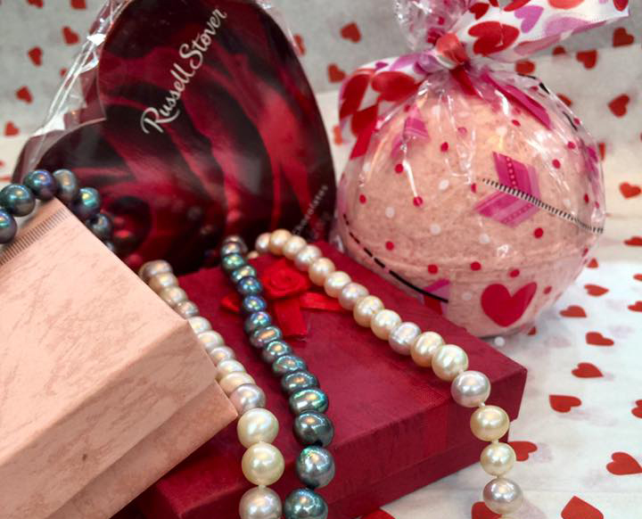 This Valentine&#8217;s Day, Try Your Jewelry in Bathbombs