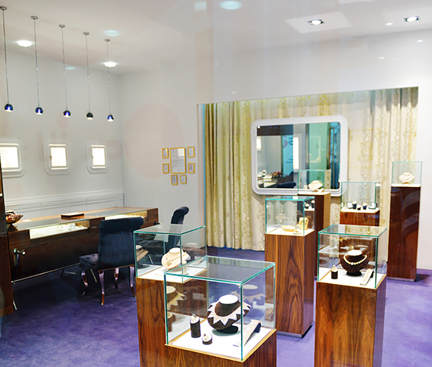 Is a Big Brand Store-in-Store a Fit for You? See What Other Jewelers Say