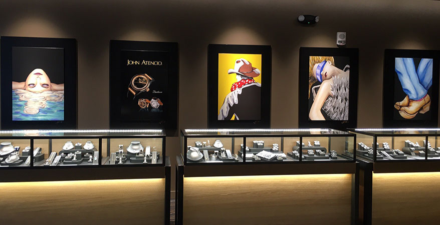 Jewelers Find That Art Draws a Crowd