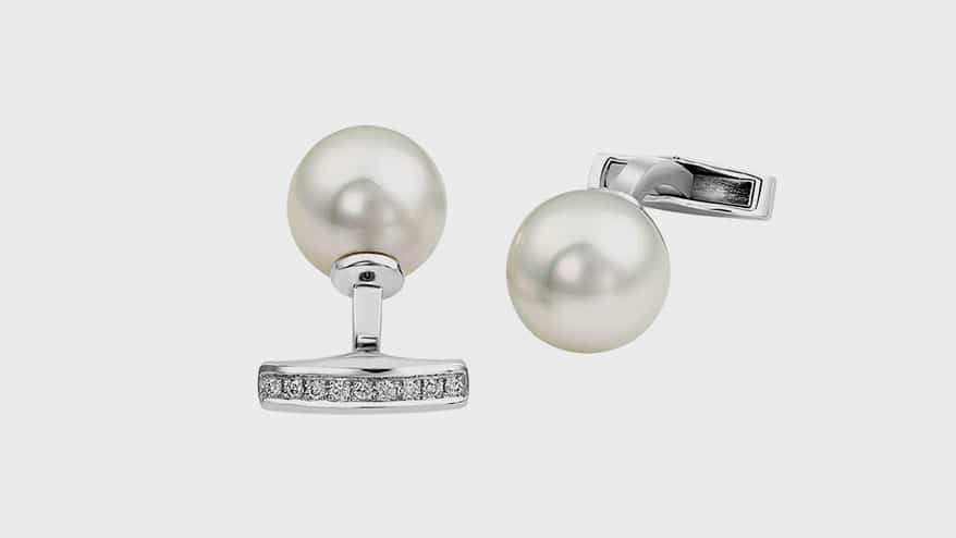 Baggins Pearls 18K white gold cufflinks with South Sea cultured pearls and diamonds. 