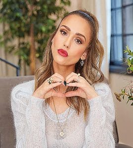 Jessica Alba Shows That Stacking Styles Is Still a Major Trend