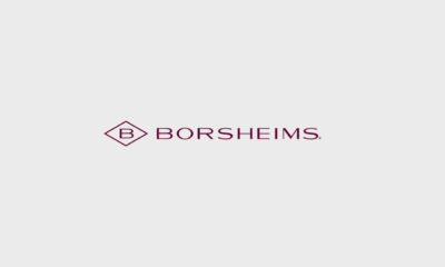 Borsheims Presents Ike-It Award to Shop Manager Marti Stephens