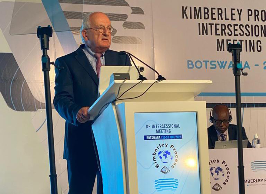 WDC President Edward Asscher addressing the closing session of the Kimberley Process’s Intersessional Meeting in Kasane, Botswana, on June 24, 2022.