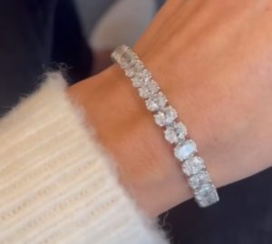 Superstar jeweler dresses Britney Spears in diamonds on her wedding day