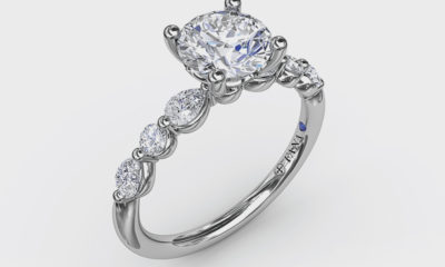 Fana semi-mount with pear and round diamonds alternating along the band