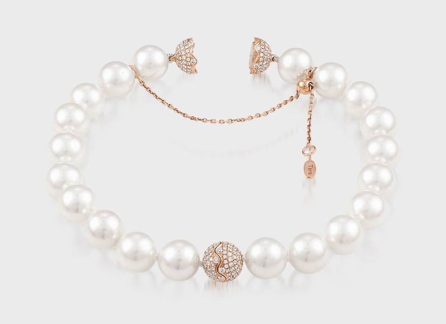 18K rose gold and diamond clasp with Akoya cultured pearls.