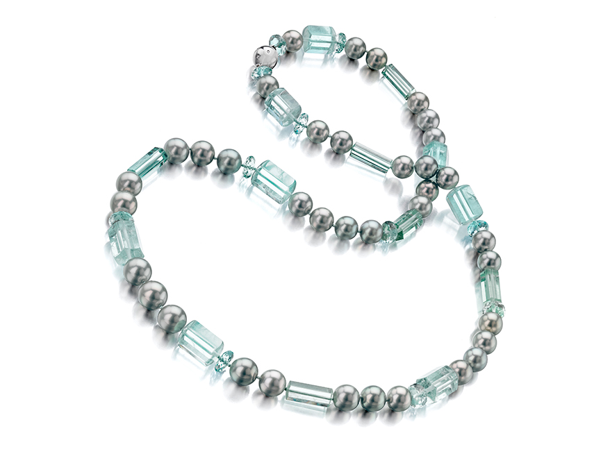 Necklace with Tahitian pearls and aquamarine