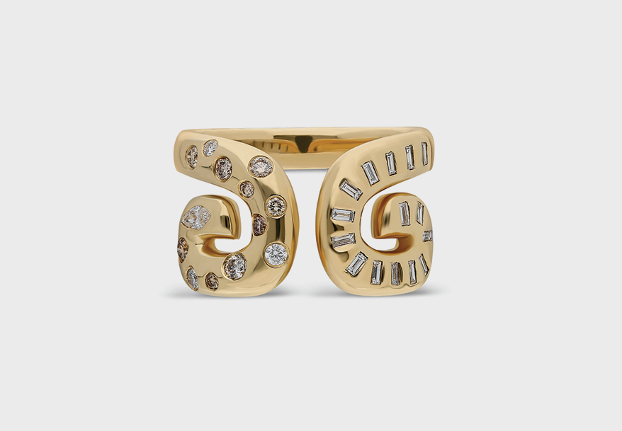 ITÄ Jewelry 14K yellow gold ring with white and cognac diamonds.