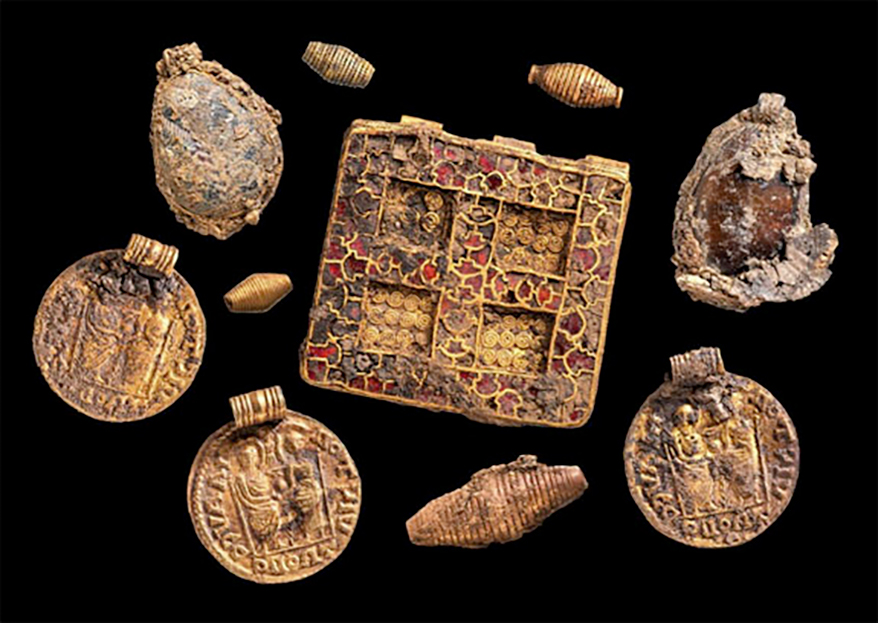 7th Century AD ‘Harpole Treasure’ Was Worn by Female Christian Leader
