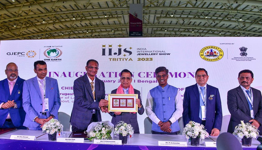 Hon’ble Karnataka Minister Dr. Murugesh R. Nirani Inaugurates the 1st Edition of IIJS Tritiya