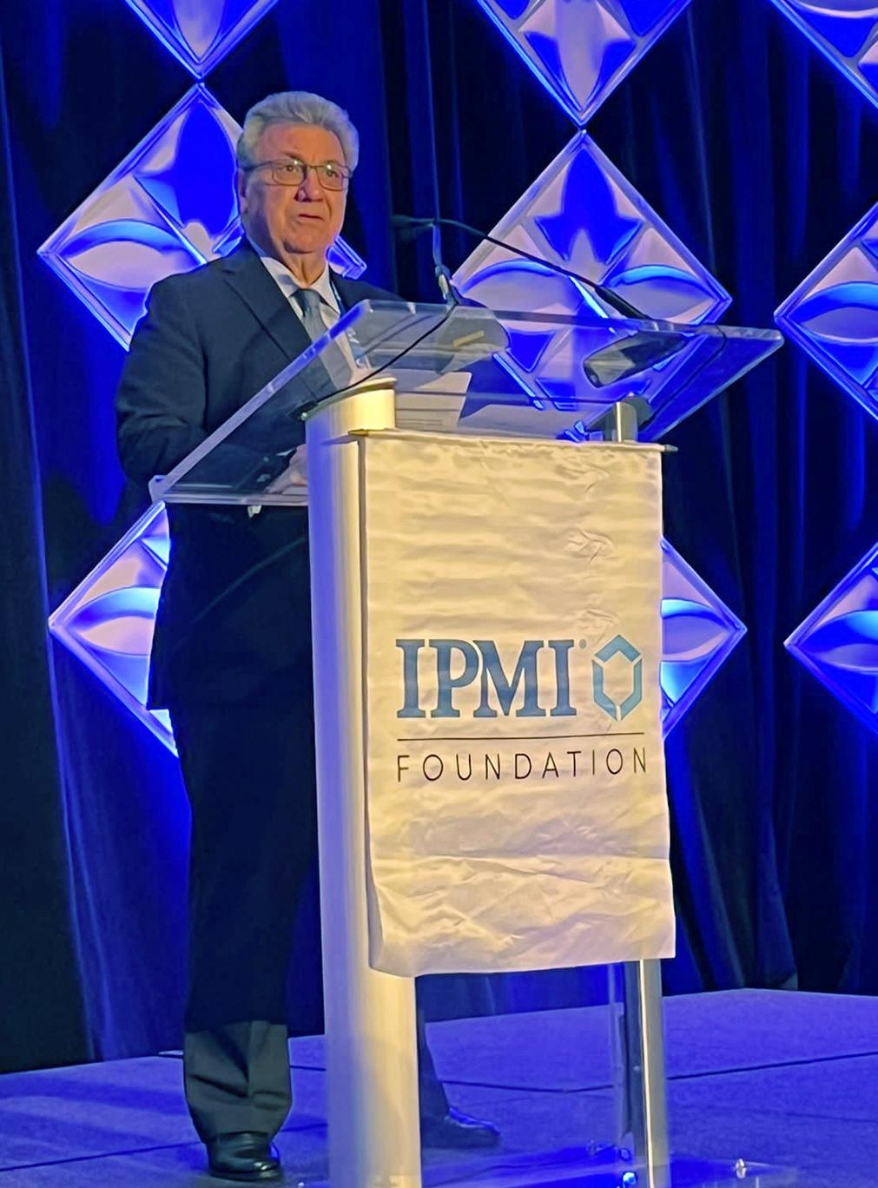 CIBJO President Gaetano Cavalieri addressing the 47th IPMI Conference. ‘Sustainability in a luxury product industry like jewelry will not be achieved through a single undertaking, but rather through a multitude of acts, by people and companies working together or individually,’ he said.