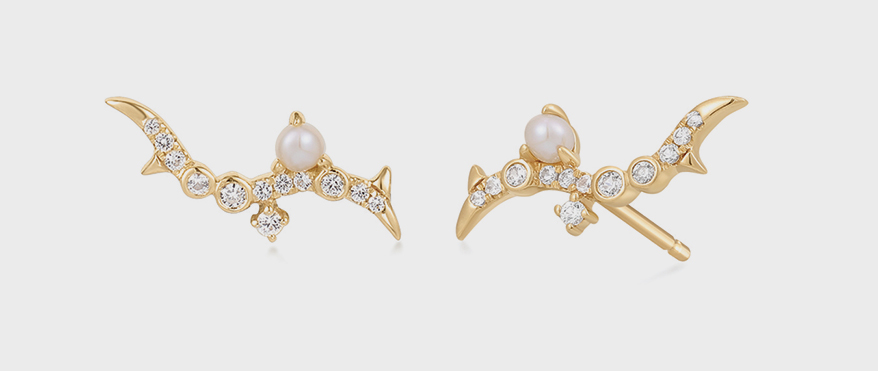 From Coastal Cowgirl to Mermaidcore, These Are the Latest Pieces in Pearls