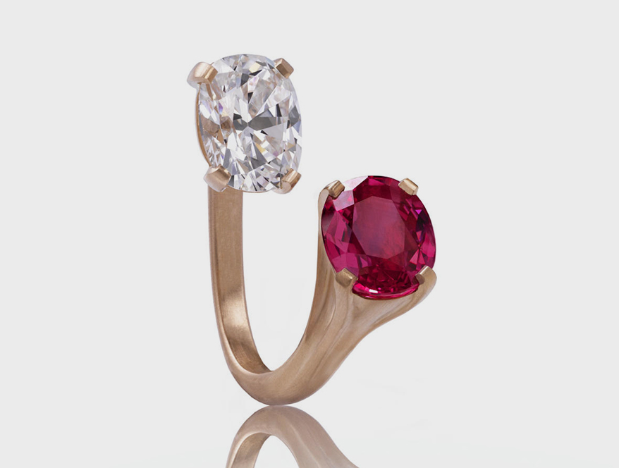REZA’s Lyhan ring in yellow gold with diamond and ruby.
