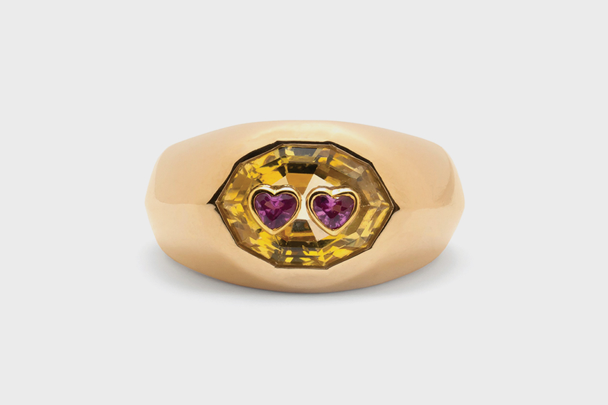 Olivve18K yellow gold ring with pink and yellow sapphires.