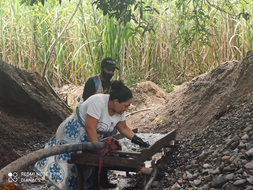 Miners in the Cañamomo y Lomaprieta region, home to Colombia's oldest Indigenous Reserve and possible site for Goldrop® testing. Photo compliments of Diana Lider Canamomo y Lomaprieta