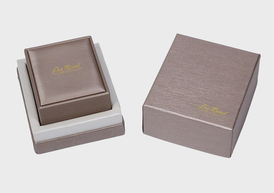 Jewelry Retailers Make a Statement with Branded Boxes
