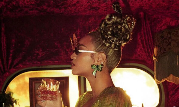 Judge the Jewels: Beyoncé Bolsters the Bow Trend in Anabela Chan