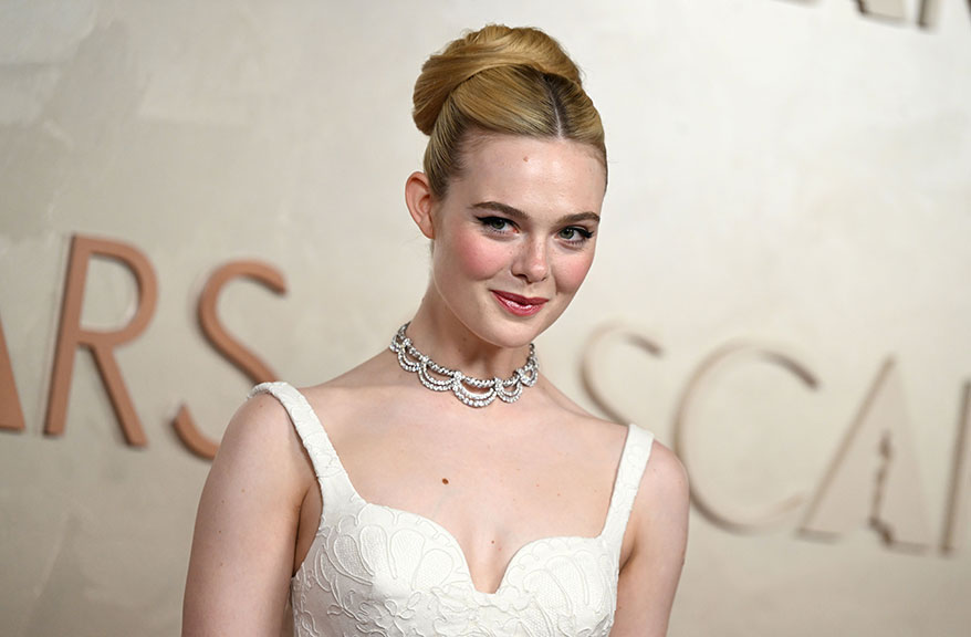 Elle Fanning’s Choice of Vintage Jewelry Reflects Key Red Carpet Trend