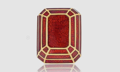 Kate Hudson Conjures Old Hollywood Glamour at the Premiere of <em>Song Sung Blue</em>