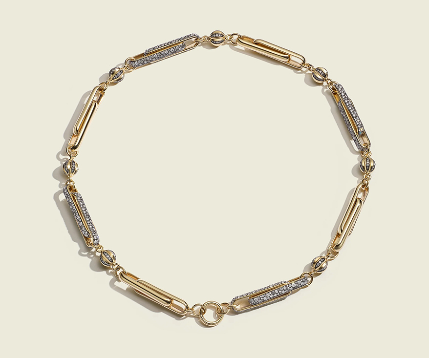 Camille Morrone Sports the Perfect Yellow Gold And Diamond Chain