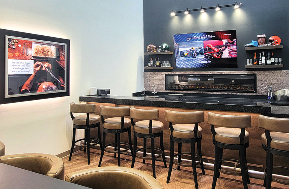 5 Jewelers Winning Over Customers With In-Store Bars