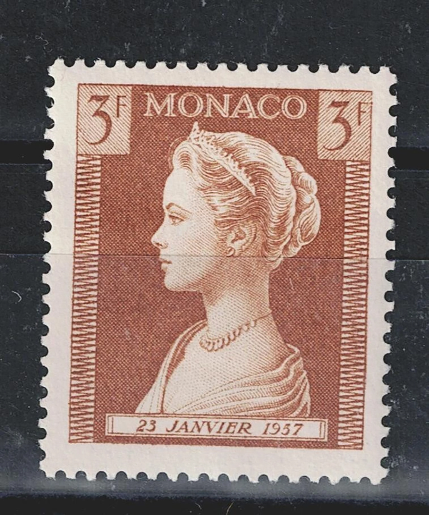 Jessica Biel Bedecked in Cartier Gold and Diamonds at Critics Choice Awards