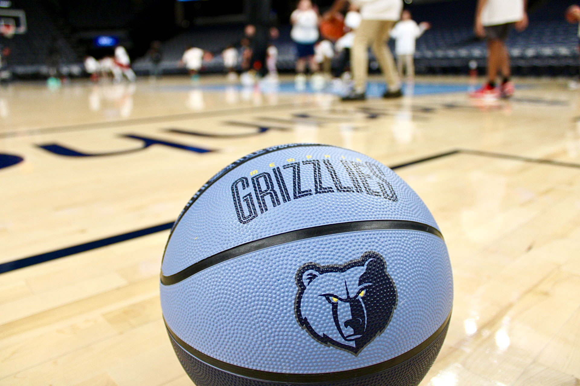 ‘Once in a Lifetime’: Basketball & Bling Event Gives Underserved Youth a Behind-the-Scenes NBA Experience